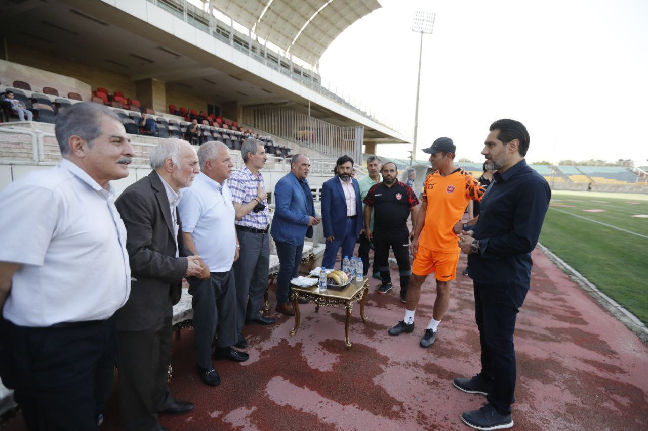 اولین تصاویر از کاپیتان در لباس مربیگری؛ سیدجلال پرسپولیس را تمرین داد