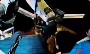 رفتار نگران‌کننده یک ربات: انگشت بچه را شکست! +ویدئو