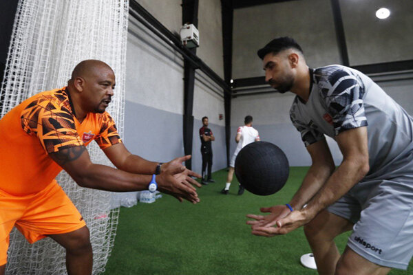 بیرانوند روی لبه تیغ