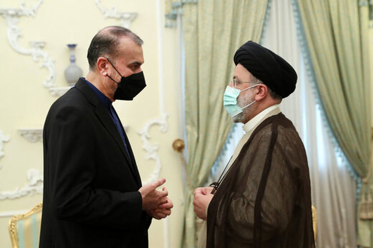 قدم‌زدن ظریف و کری جرم بود اما الان برای برجام مجلس را هم دور می‌زنند!