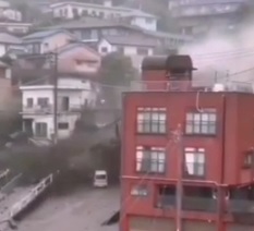ویدئوی وحشتناک از ویرانی سیل/ ۲۰ نفر مفقود شده‌اند!
