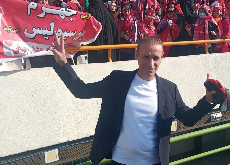 ببینید: عکس یادگاری یحیی با دختران هوادار پرسپولیس در ورزشگاه آزادی