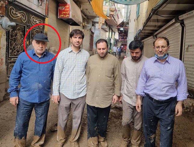 واکنش نماینده مجلس به عکسش در گِل: به وظیفهمان عمل کردیم، حالا یک عکسی هم گرفته شد! واکنش نماینده مجلس به عکسش در گِل: به وظیفهمان عمل کردیم، حالا یک عکسی هم گرفته شد!