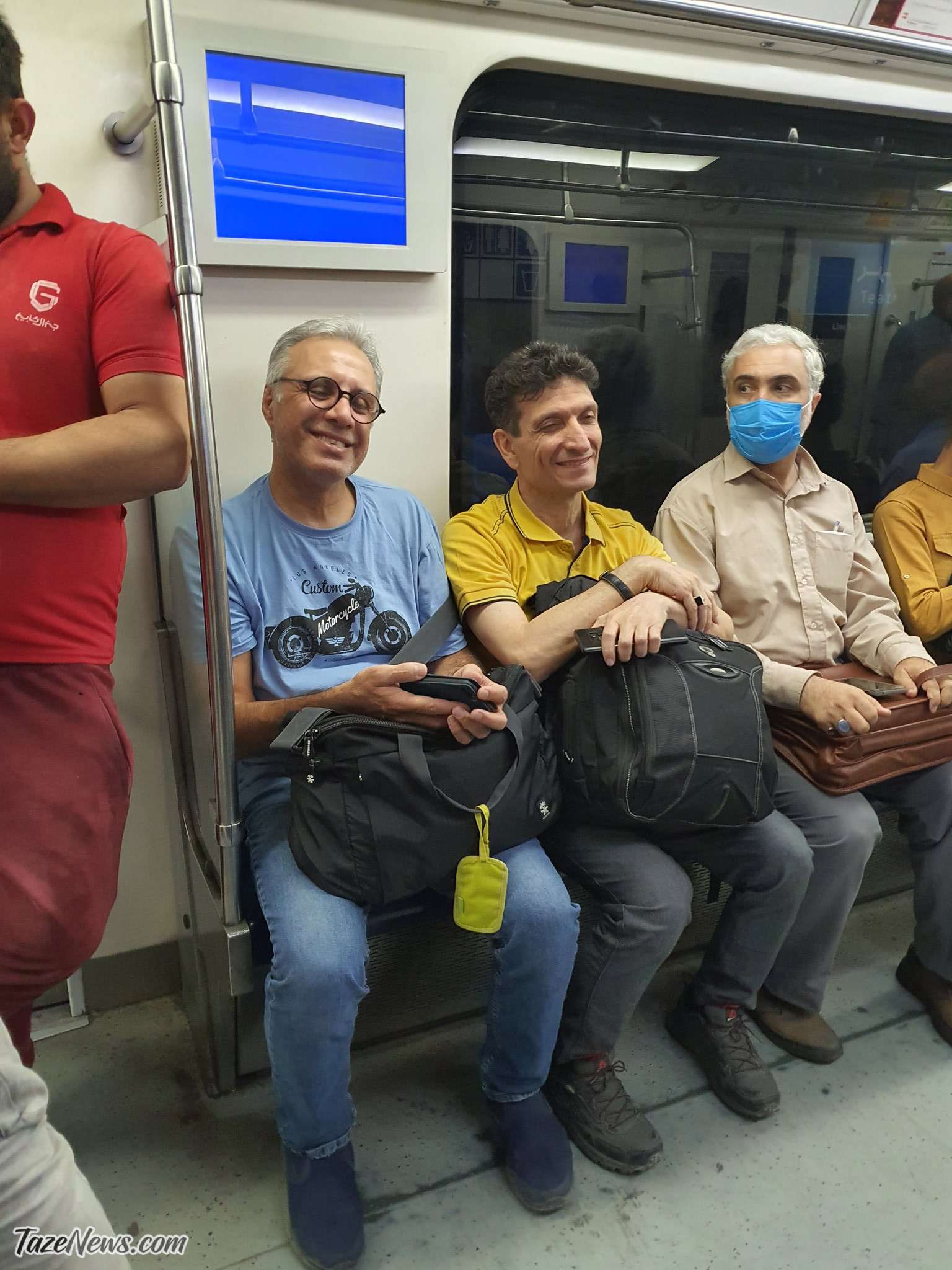 جدیدترین عکس از عموهای فیتیله‌ای در مترو!