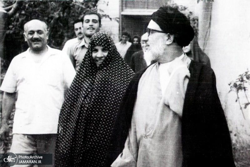 تصویری دیده‌نشده از آیت‌الله طالقانی در کنار همسرش