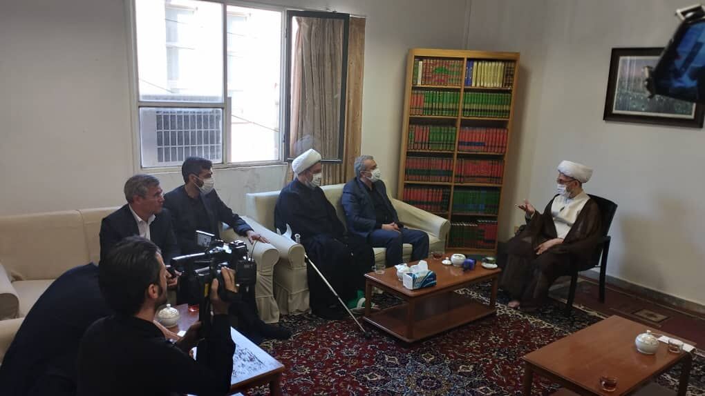 انتقاد یک مرجع تقلید از تخلفات گسترده فولاد مبارکه