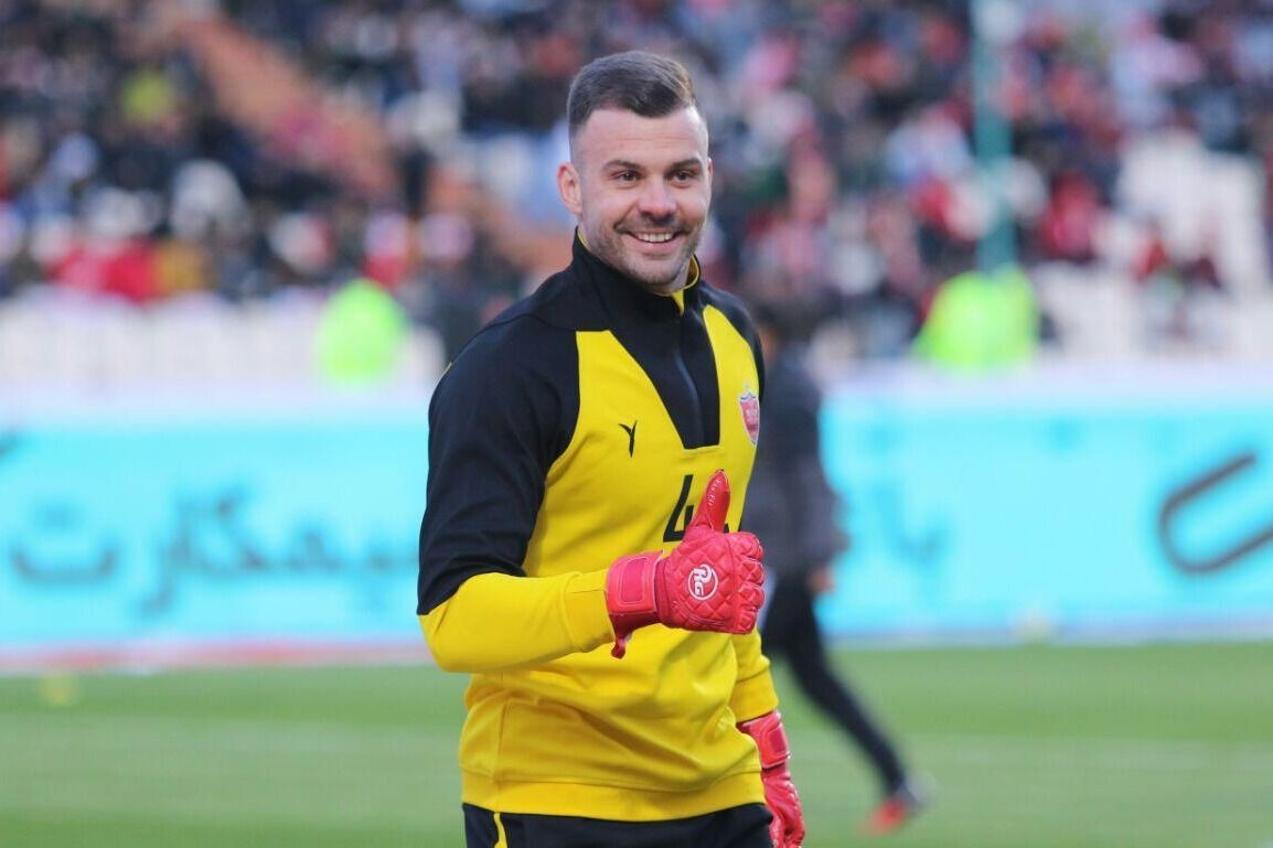 تاوان بزرگ پرسپولیس؛ چک سفید امضای مدیرعامل به یک بازیکن تاوان بزرگ پرسپولیس؛ چک سفید امضای مدیرعامل به یک بازیکن