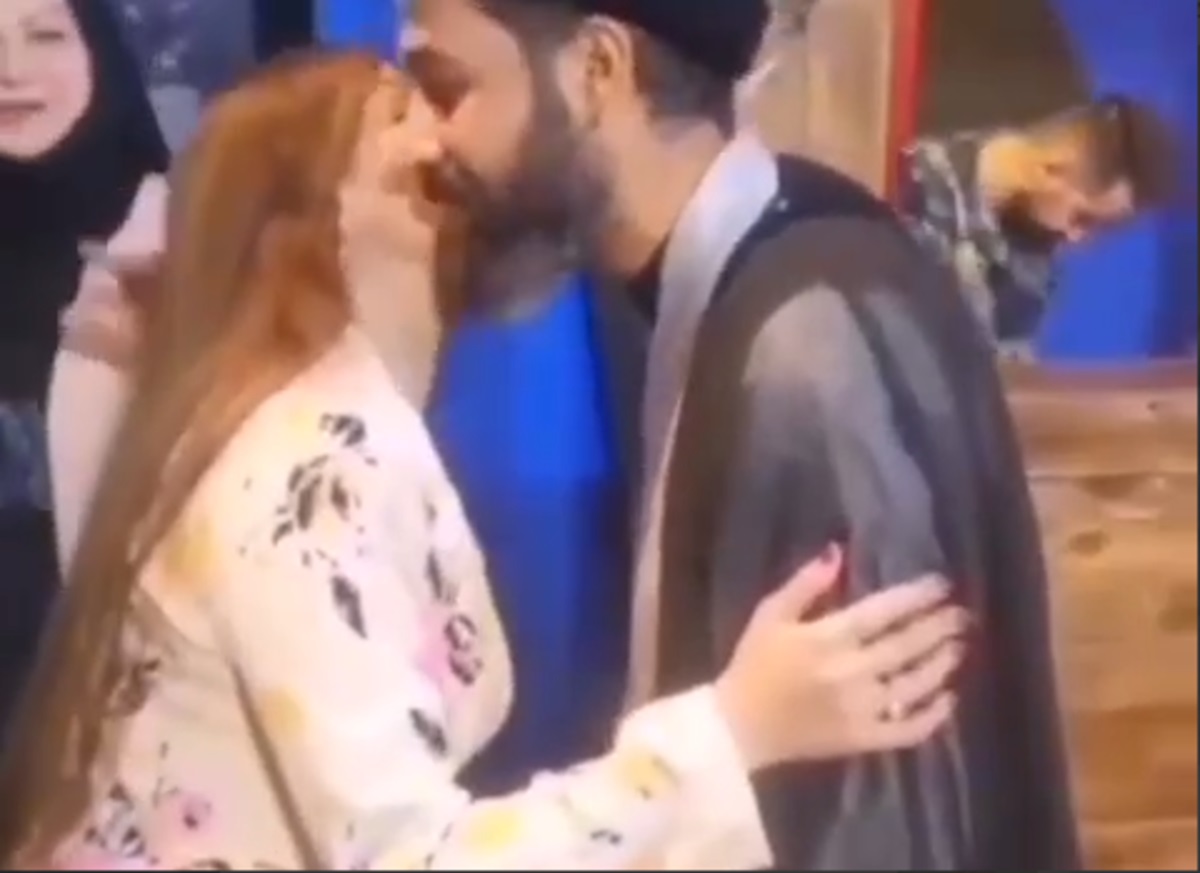 ماجرای جنجالی روبوسی یک روحانی با زنان به کجا رسید؟ +ویدئو ماجرای جنجالی روبوسی یک روحانی با زنان به کجا رسید؟ +ویدئو