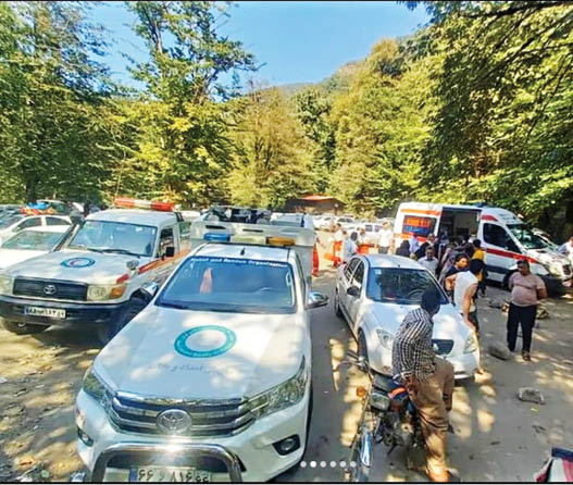 سقوط تخته سنگ در آبشار جان دو دختر خردسال را گرفت +عکس