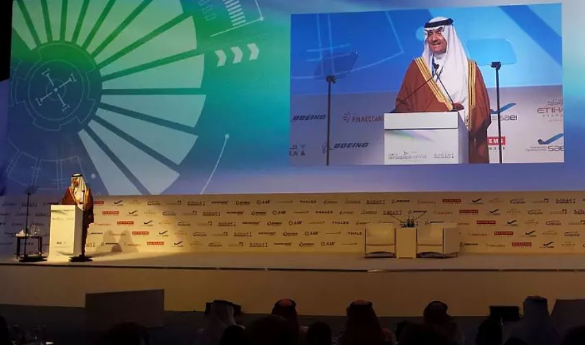 عربستان سعودی یک زن را به فضا میفرستد عربستان سعودی یک زن را به فضا میفرستد