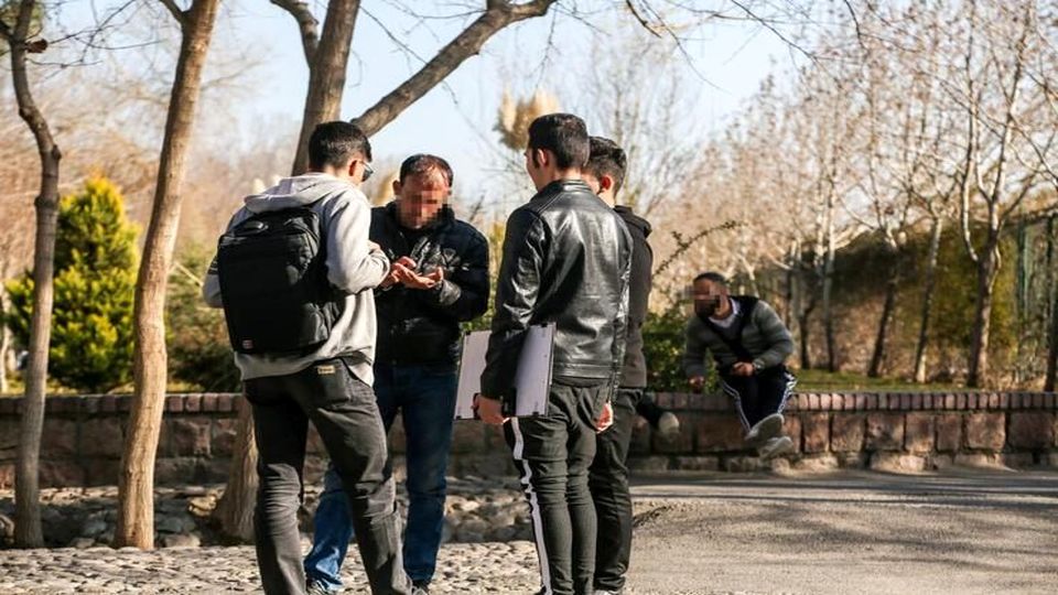 گشت نامحسوس مواد مخدر در اطراف مدارس
