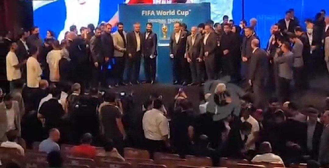 تصاویر| رونمایی از جام‌جهانی در استرالیا، ژاپن، کره و ایران!