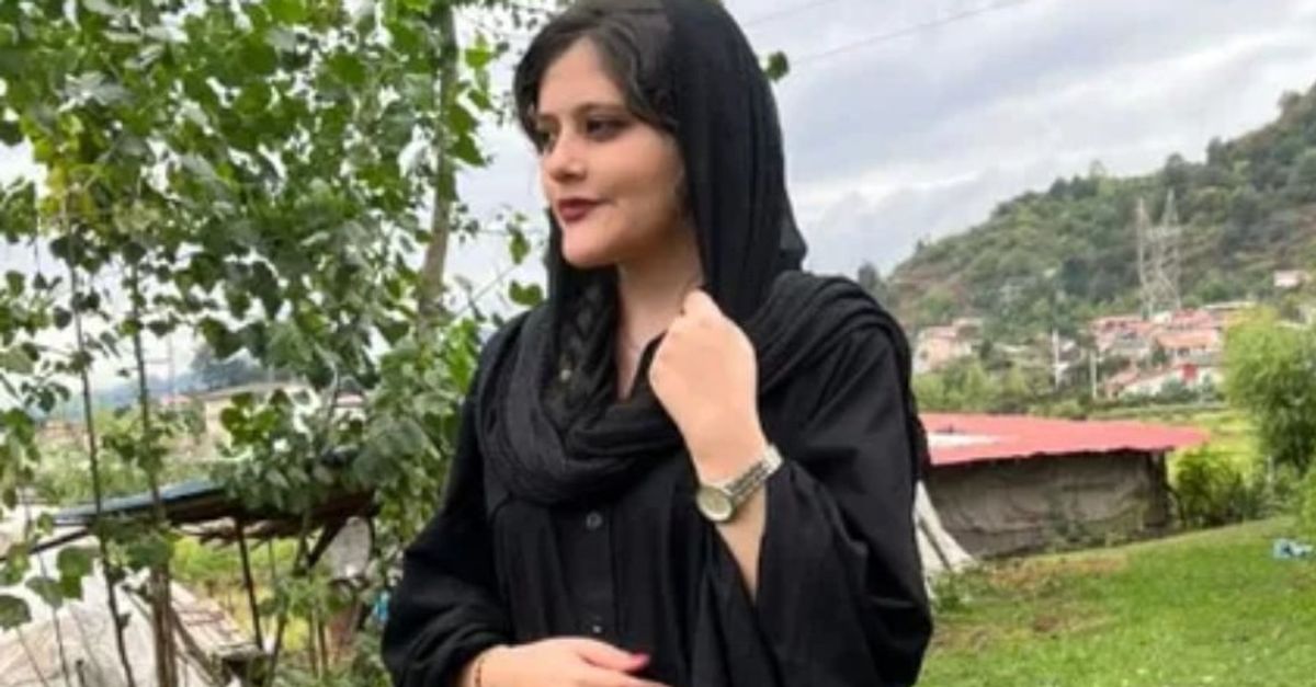 دختر ۲۲ ساله بعد از بازداشت توسط گشت ارشاد به کما رفت دختر ۲۲ ساله بعد از بازداشت توسط گشت ارشاد به کما رفت
