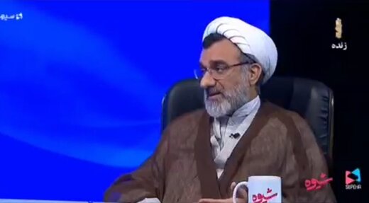 ویدئو| کارشناس روحانی صداوسیما: برخی مسئولین پیر شدهاند، خواب و صبحانهشان در جلسات است! ویدئو| کارشناس روحانی صداوسیما: برخی مسئولین پیر شدهاند، خواب و صبحانهشان در جلسات است!