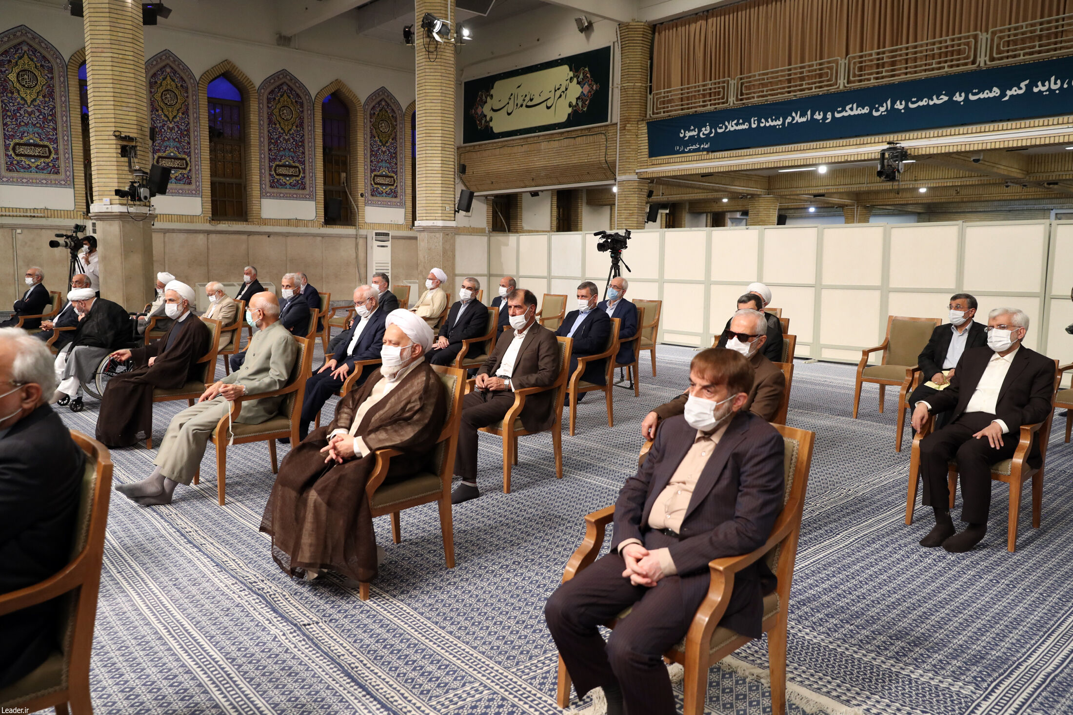 تصویری از احمدی‌نژاد در دیدار اعضای دوره جدید مجمع تشخیص با رهبر انقلاب