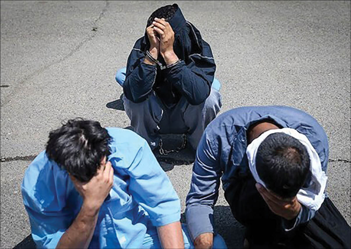 زن جوان عضو کلیدی باند سرقت خودرو زن جوان عضو کلیدی باند سرقت خودرو