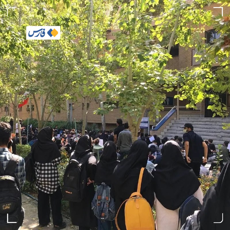 وضعیت اعتراضات دانشجویی در دانشگاه تهران/ خبری از آشوب‌گری نیست، اما از پلیس معترضند! +عکس