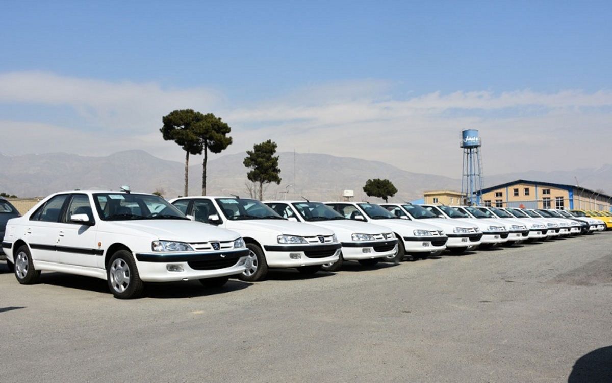 خودروسازان دستور رئیسی را وتو کردند/ قیمت کارخانه‌ای خودرو افزایش می‌یابد؟