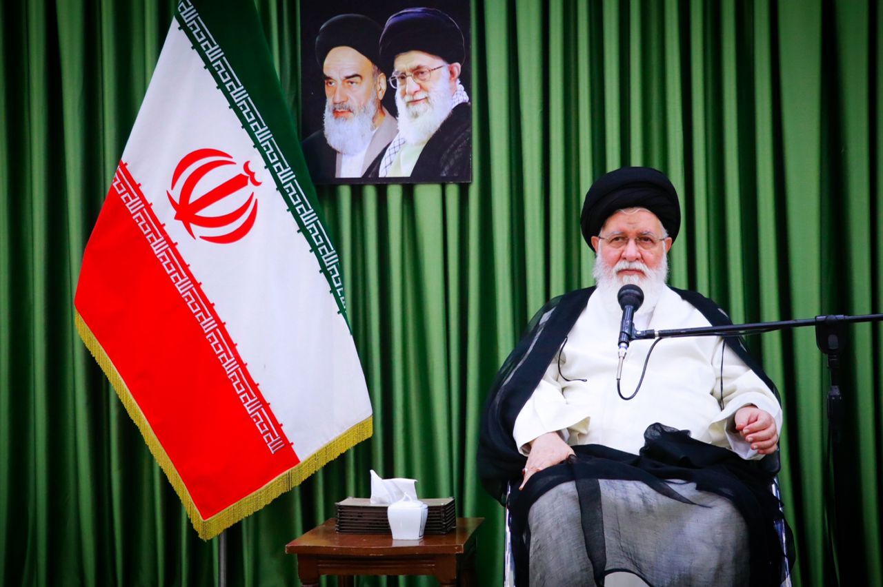 علم‌الهدی خطاب به وزیر ورزش: چرا با الناز رکابی ملاقات کردی او آبروی نظام را برد!