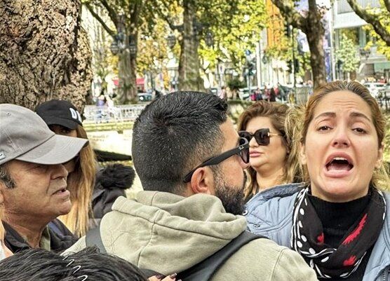 حمله روزنامه ایران به علی کریمی و مهناز افشار: لایکهای علی کریمی فیک است حمله روزنامه ایران به علی کریمی و مهناز افشار: لایکهای علی کریمی فیک است