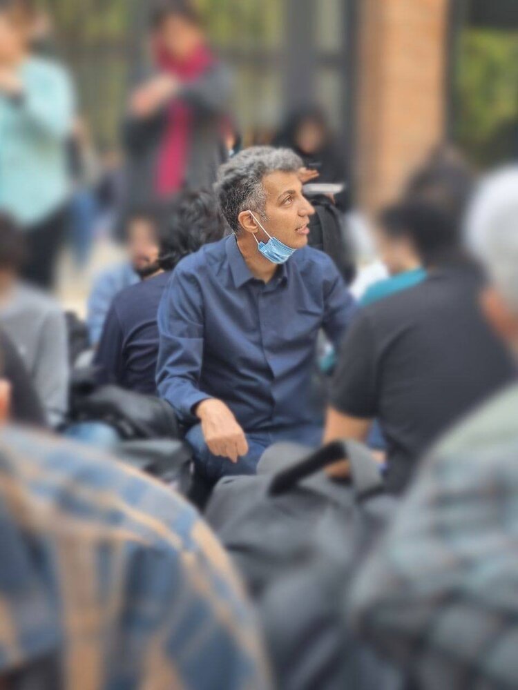 حضور عادل فردوسیپور کنار دانشجویان شریف جرم امنیتی بود؟ حضور عادل فردوسیپور کنار دانشجویان شریف جرم امنیتی بود؟