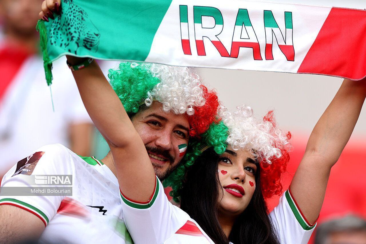 عکس عجیب خبرگزاری دولت از زن هوادار ایرانی در قطر!
