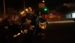 اولین ویدئو از لحظه تیراندازی تروریستها در ایذه/ ماموران اسلحه جنگی داشتند؟ اولین ویدئو از لحظه تیراندازی تروریستها در ایذه/ ماموران اسلحه جنگی داشتند؟