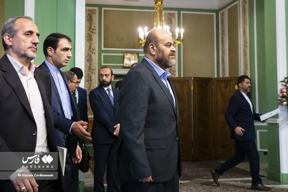 عکس| حضور رستم قاسمی در نشست امروز رئیسی با نخستوزیر ارمنستان بعد از عکس جنجالی مالزی عکس| حضور رستم قاسمی در نشست امروز رئیسی با نخستوزیر ارمنستان بعد از عکس جنجالی مالزی