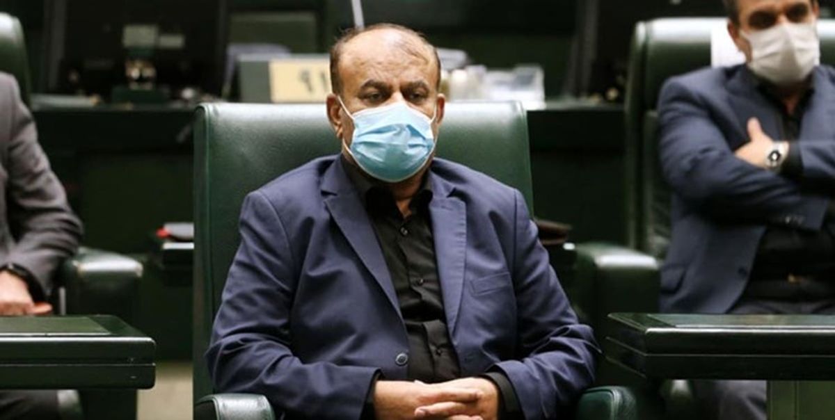 رستم قاسمی استعفا داد