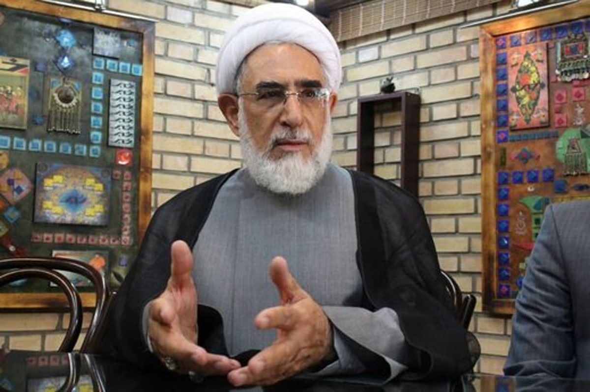 درخواست روحانی معروف برای برگزاری رفراندوم در ایران
