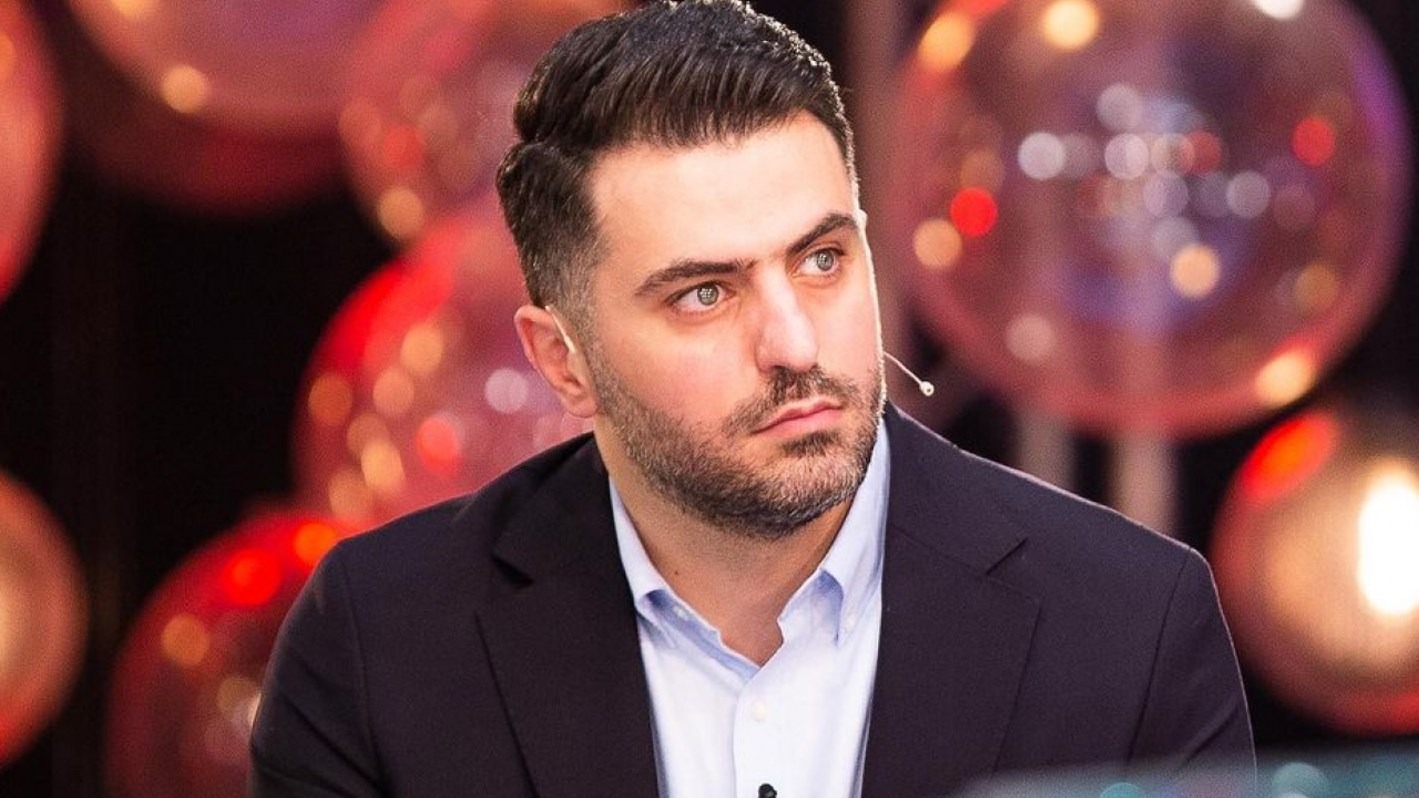 مجری معروف صداوسیما ممنوع‌الخروج شد