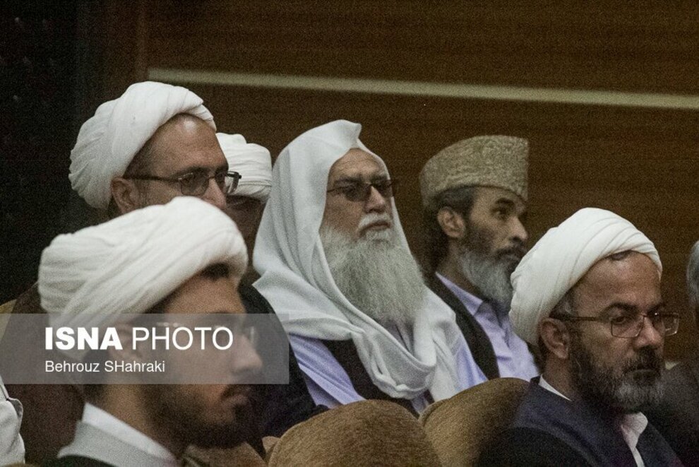 عکس| مولوی عبدالحمید در دیدار علما با نماینده رهبری حاضر نشد