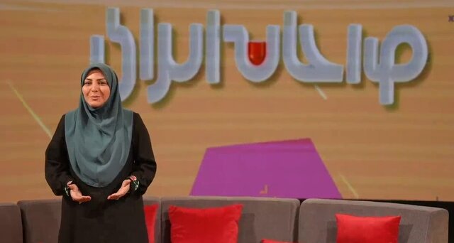 مجری جنجالی تلویزیون از گویندگی خبر خداحافظی کرد؟ +عکس