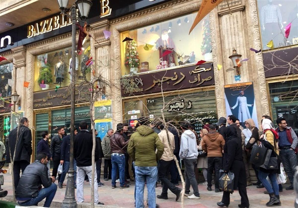 پیش بینی قیمت دلار فردا چهارشنبه ۲۷ اردیبهشت ۱۴۰۲