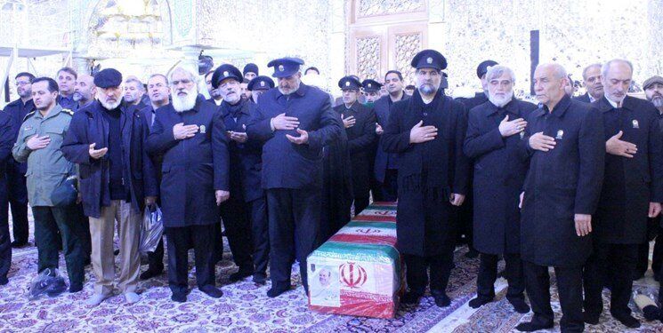 پیکر رستم قاسمی در حرم رضوی طواف داده شد +عکس