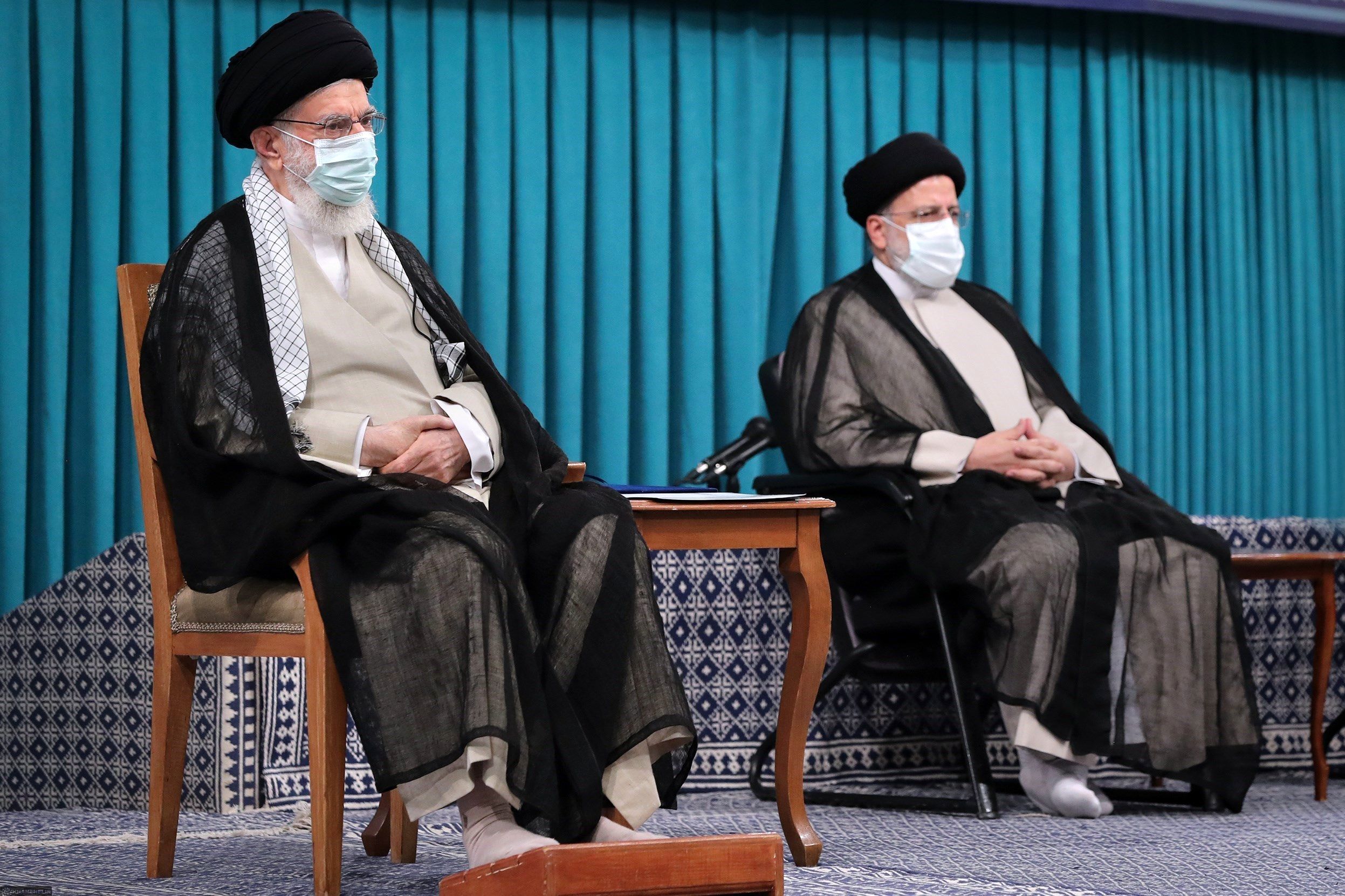 تهاتر نفت؛ مجوزی که رهبر انقلاب به دولت رئیسی داد