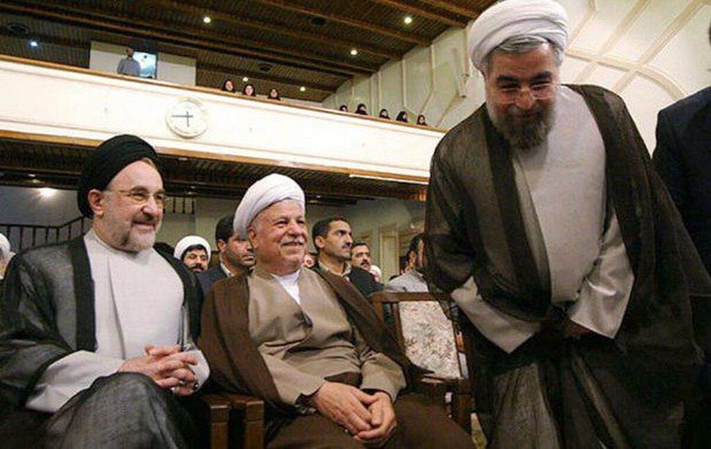 حمله روزنامه رسالت به موسوی، هاشمی، خاتمی و روحانی: فقط به آمریکا باج میدادند! حمله روزنامه رسالت به موسوی، هاشمی، خاتمی و روحانی: فقط به آمریکا باج میدادند!