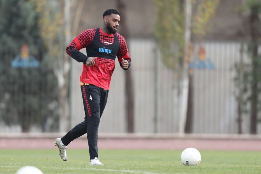 لوکادیا قرارداد خود با پرسپولیس را یکطرفه فسخ کرد لوکادیا قرارداد خود با پرسپولیس را یکطرفه فسخ کرد