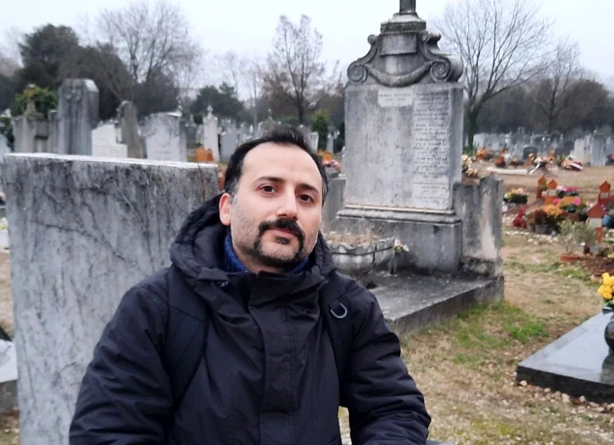 ماجرای خودکشی محمد مرادی در رودخانه فرانسه چه بود؟ ماجرای خودکشی محمد مرادی در رودخانه فرانسه چه بود؟
