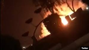 ویدئو| پادگان امام حسین در اهواز به آتش کشیده شد ویدئو| پادگان امام حسین در اهواز به آتش کشیده شد