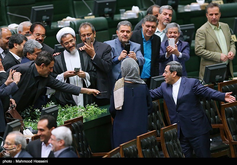 سفیر ایرانی که با ملکه اسپانیا دست نداد اما با موگرینی سلفی گرفت +تصاویر