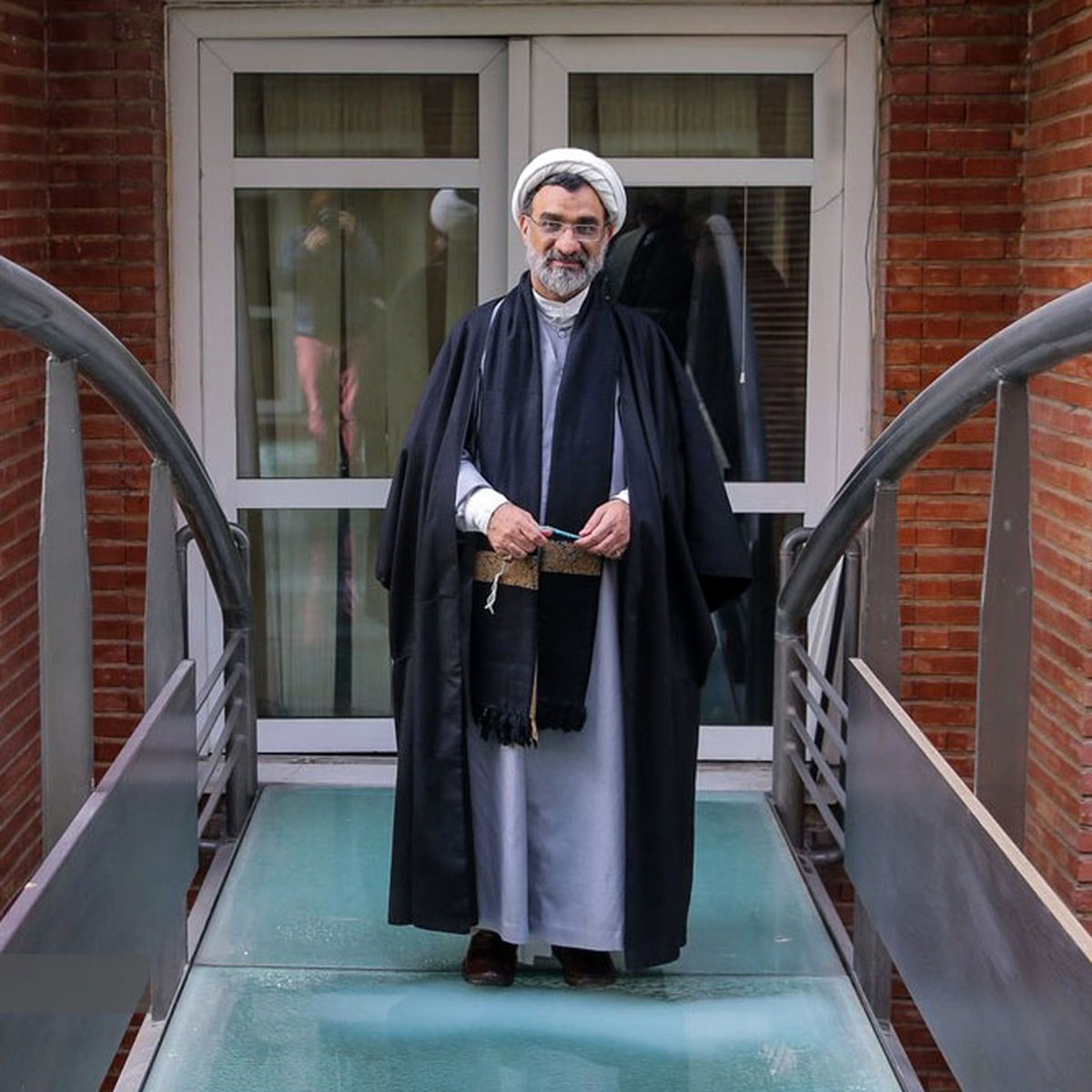 عبدالحسین خسروپناه که از بالکن با تیرکمان به پاهای خانم‌های بدحجاب می‌زد و از رئیسی حکم گرفت کیست؟