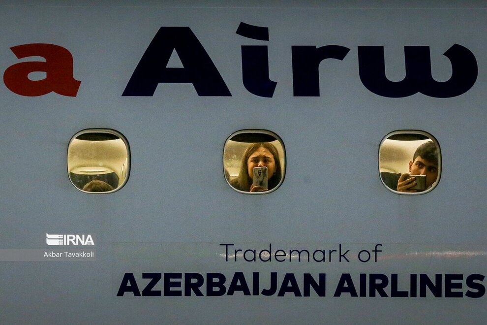 تصاویر| خروج کارکنان سفارت جمهوری آذربایجان از ایران تصاویر| خروج کارکنان سفارت جمهوری آذربایجان از ایران