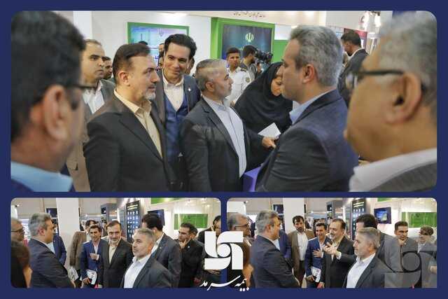 بازدید رئیس هیات مدیره و مدیرعامل منطقه آزاد قشم از غرفه بیمه سرمد بازدید رئیس هیات مدیره و مدیرعامل منطقه آزاد قشم از غرفه بیمه سرمد