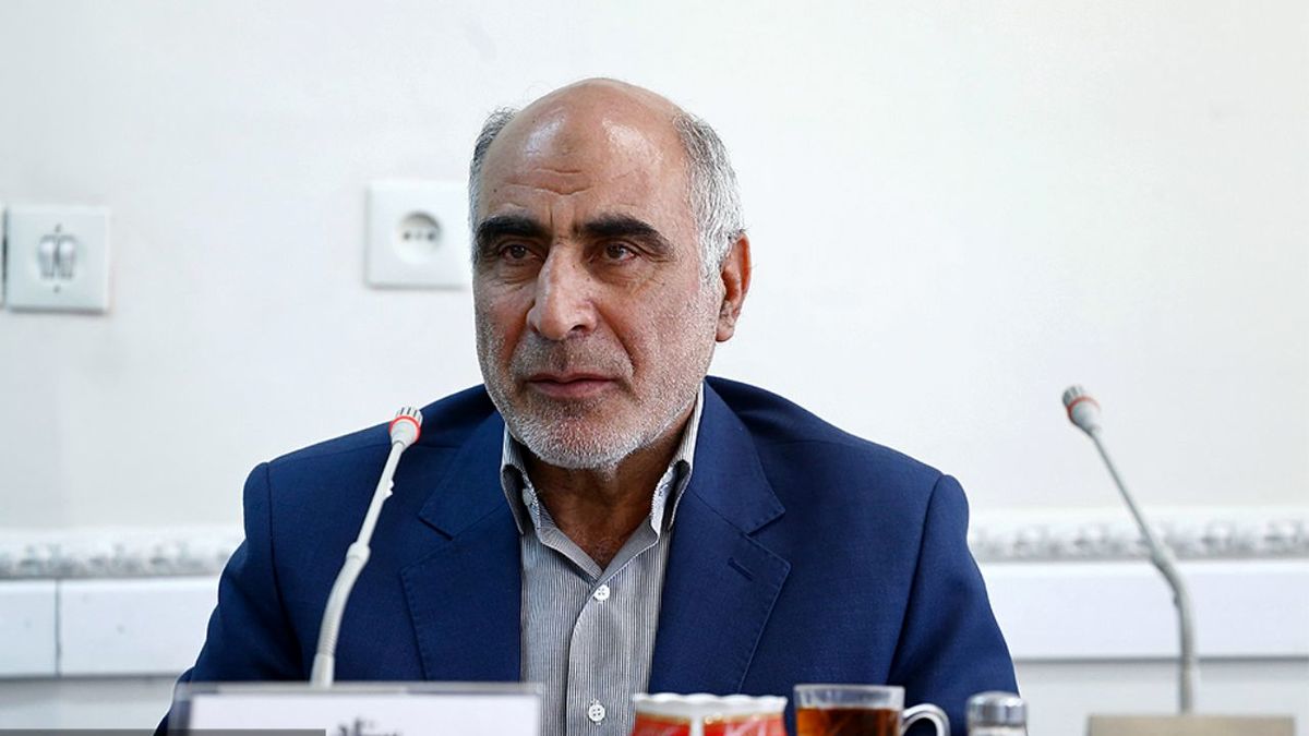 حمله به موسوی و خاتمی: با امام و رهبری مشکل دارند!