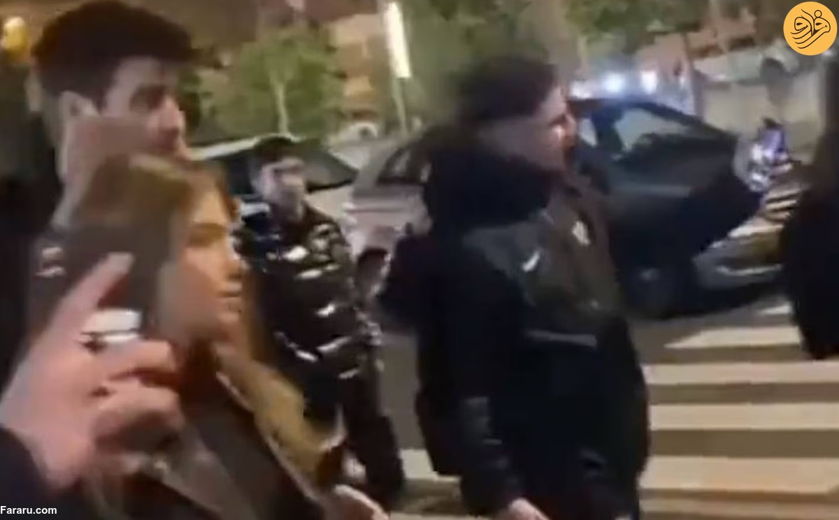 پیکه و نامزدش را به خاطر شکیرا از رستوران بیرون کردند! +ویدئو پیکه و نامزدش را به خاطر شکیرا از رستوران بیرون کردند! +ویدئو