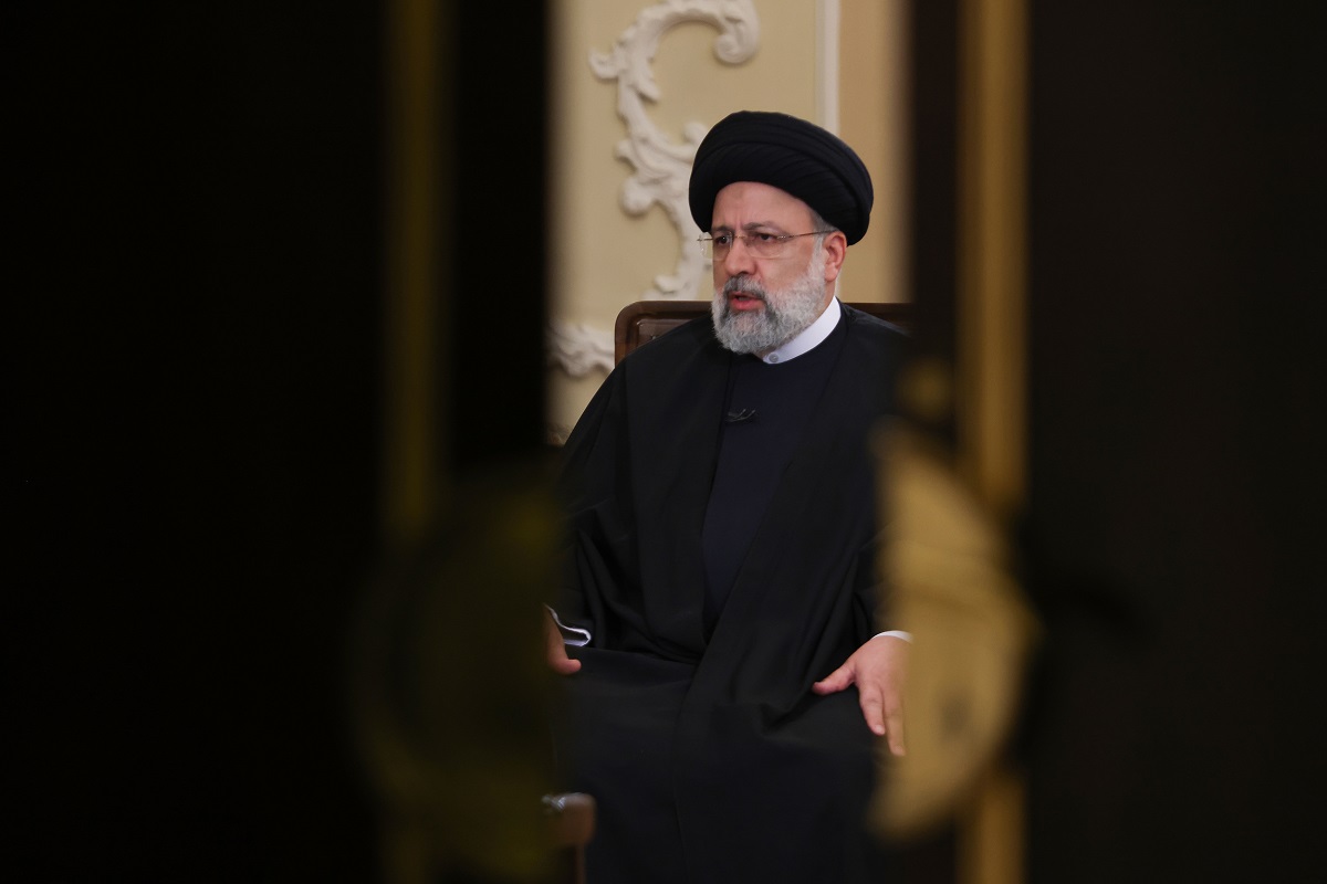 سلام رئیسی به دلار ۵۰هزار تومانی/ خدا این بار به ما رحم کند! سلام رئیسی به دلار ۵۰هزار تومانی/ خدا این بار به ما رحم کند!