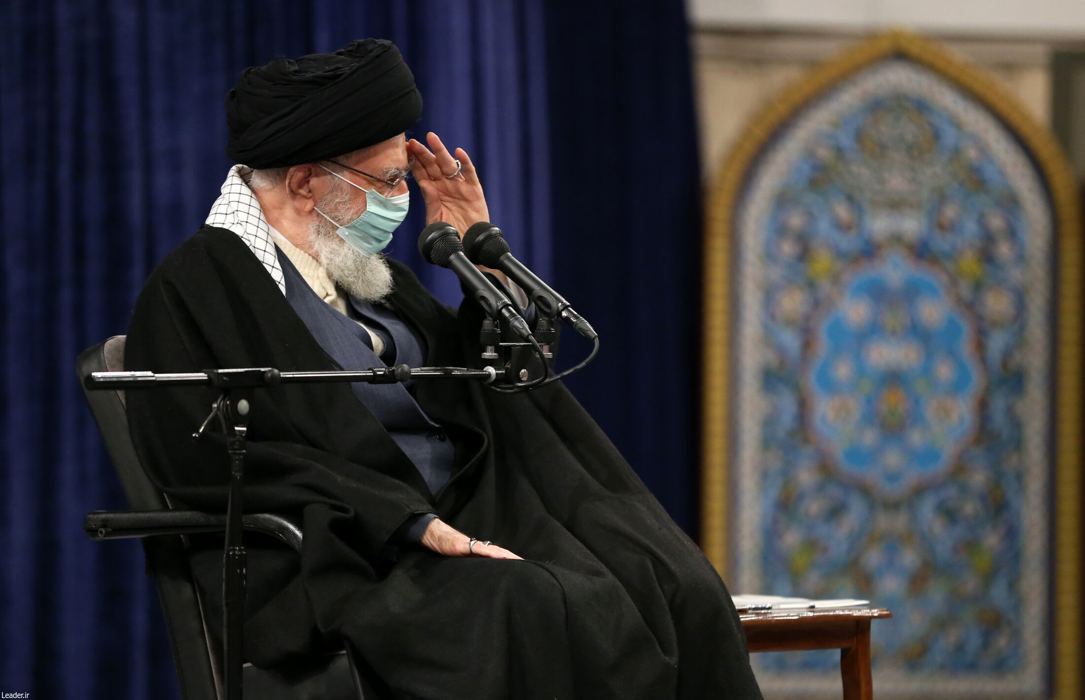 تصویری از سلام نظامی رهبر انقلاب به فرماندهان نیرو هوایی ارتش