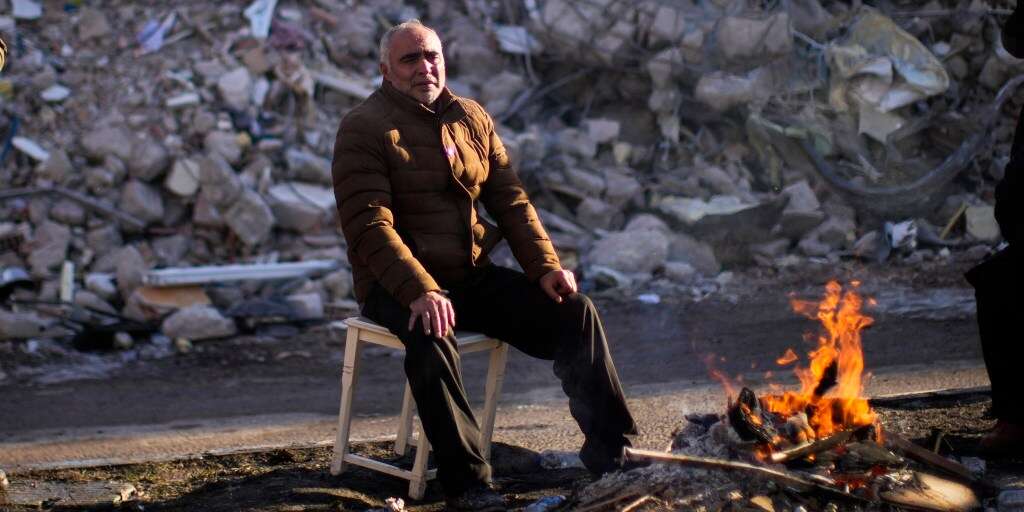 مردان ترکیه برای تسکین غم و رنج خود خاکستر میخورند! +ویدئو مردان ترکیه برای تسکین غم و رنج خود خاکستر میخورند! +ویدئو