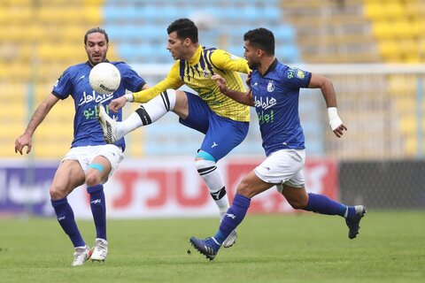 پخش زنده فوتبال از تلویزیون، سهشنبه ۱۸ بهمن/ ساعت بازی استقلال و نفت مسجد سلیمان پخش زنده فوتبال از تلویزیون، سهشنبه ۱۸ بهمن/ ساعت بازی استقلال و نفت مسجد سلیمان